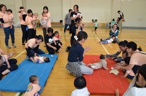 地域子育て支援センター「エンゼル」運動会 サムネイル