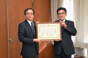 年末助け合い交通遺児への寄付 サムネイル