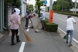 秋の道路愛護運動「地域クリーン作戦」 サムネイル