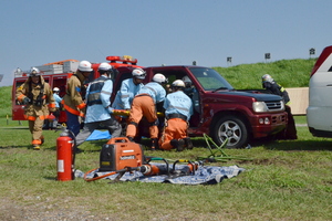 車両衝突事故救助救出訓練