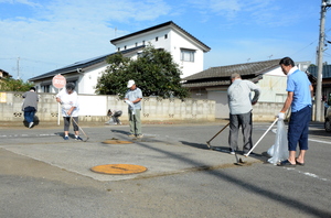 秋の道路愛護運動「地域クリーン作戦」 サムネイル