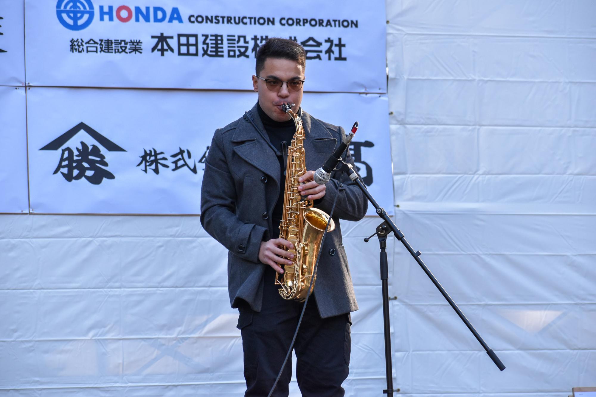 アサノヴ・レファットさん（サックス奏者）