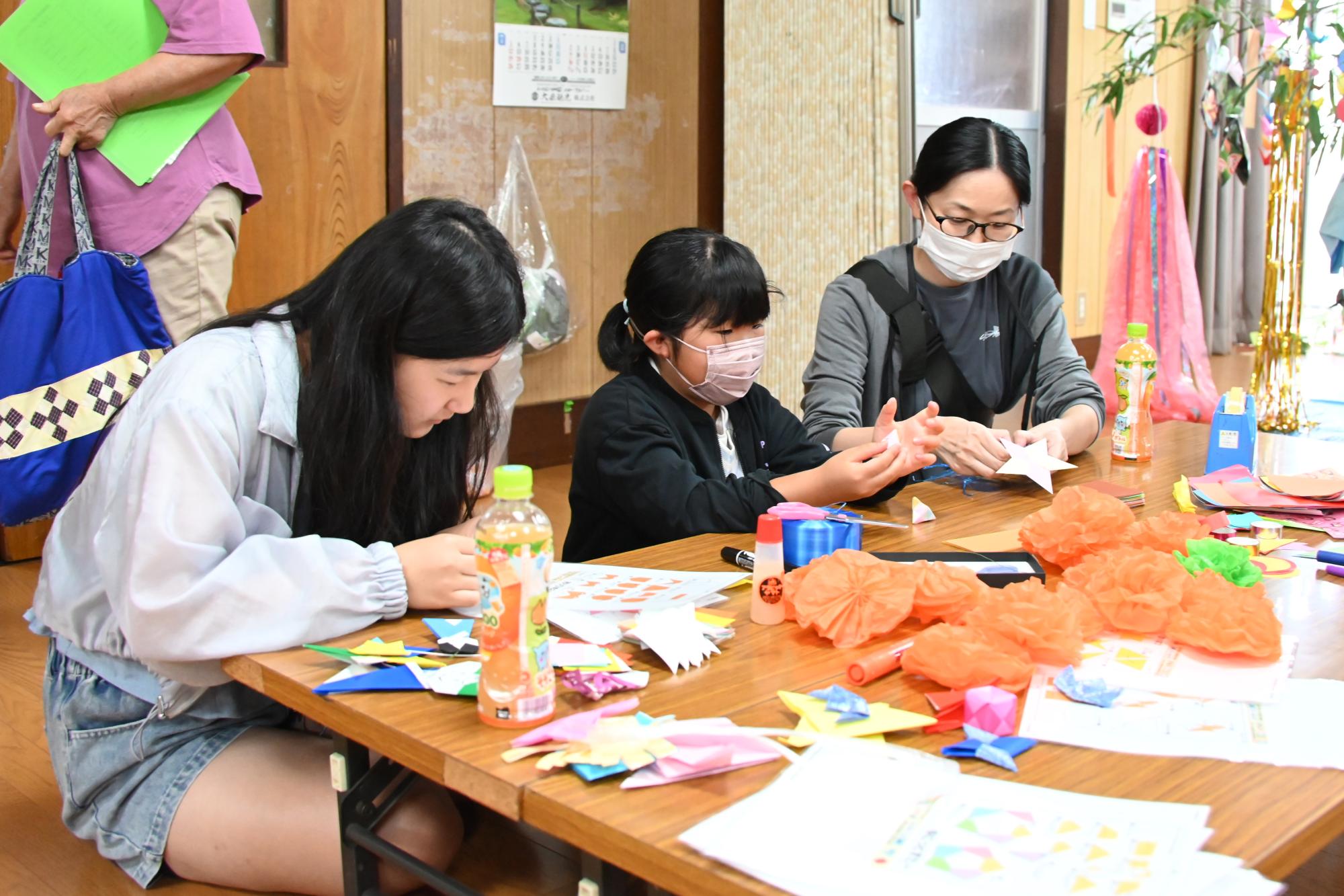 七夕飾りの制作