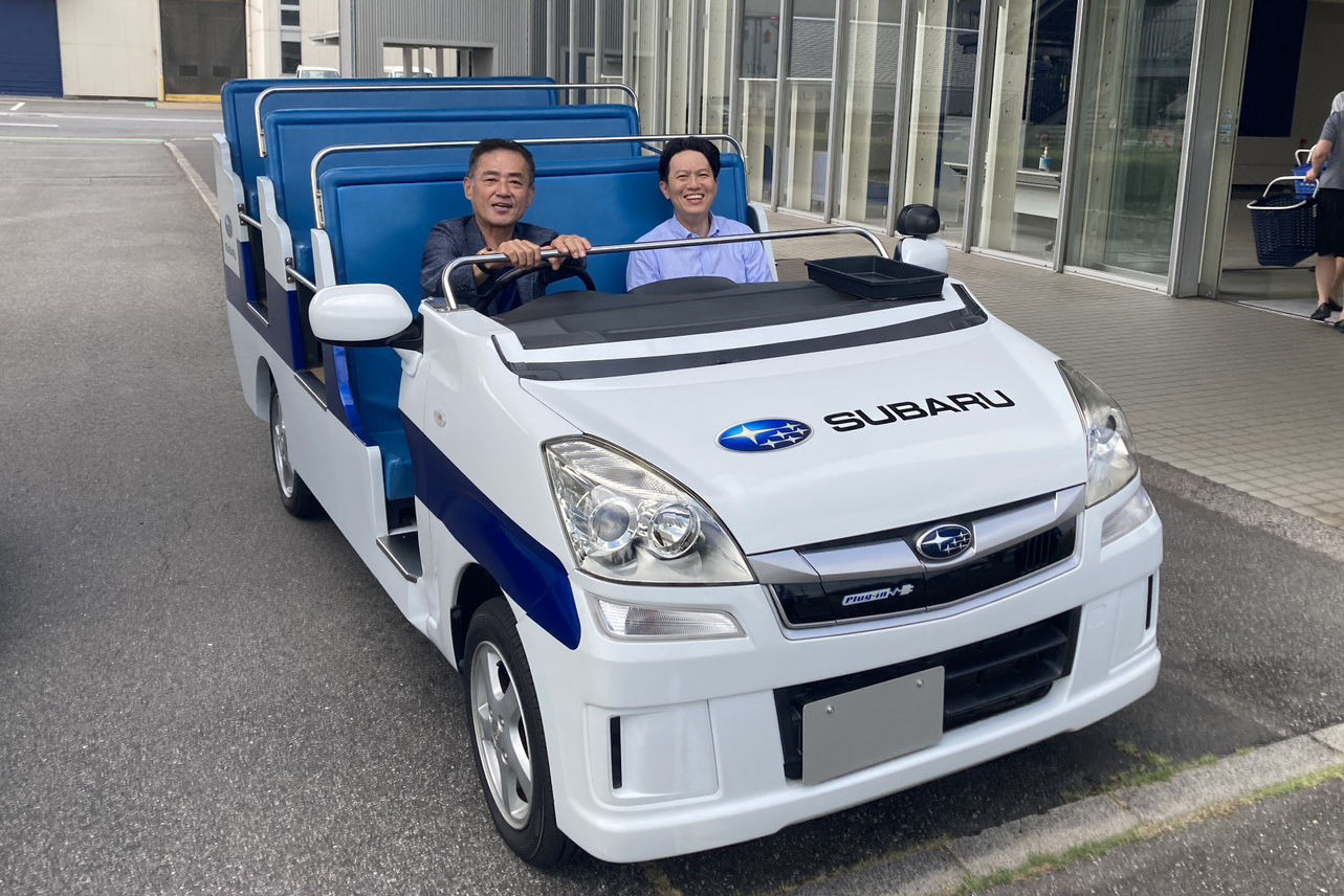 見学車両で太田市長と記念撮影