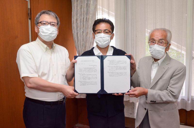 提言書の提出_02