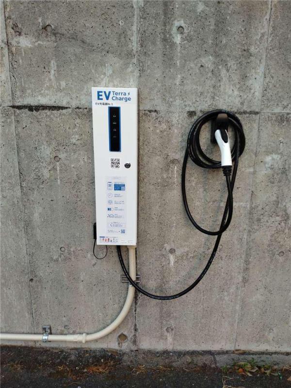 充電設備壁掛けタイプ