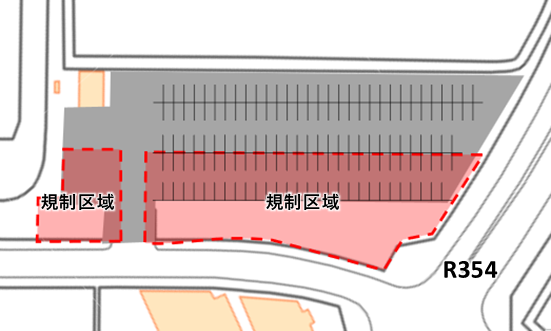 駐車場を入ってすぐ、左側と右側手前の駐車場は工事のため規制しています。右側奥は使用できます。